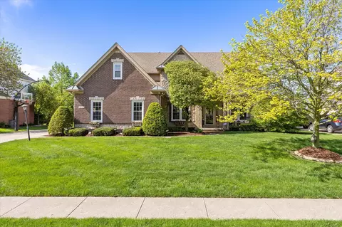 9874 Water Crest Dr, Fishers, IN 46038