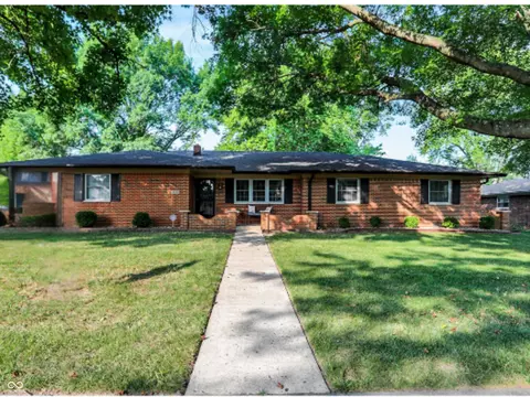 8610 Royal Meadow Dr, Indianapolis, IN 46217