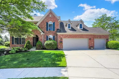 8753 Lily Ct, Zionsville, IN 46077