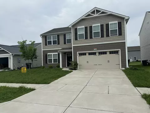138 Campus Ln, Greenwood, IN 46143