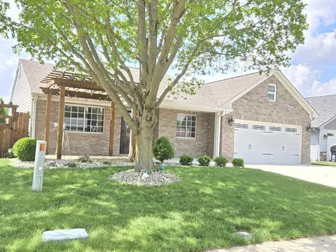 1407 Chesterfield Dr, Anderson, IN 46012