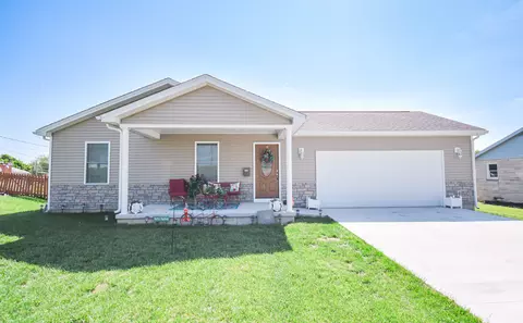 801 S Poplar St, Brownstown, IN 47220