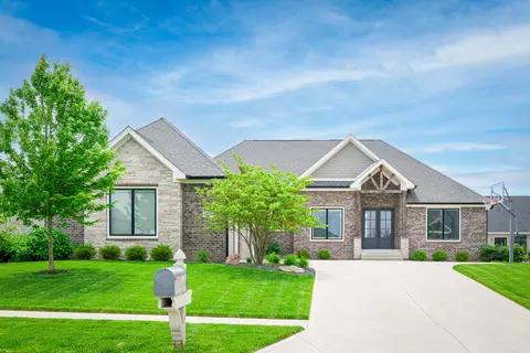 5655 Surry Ln, Greenwood, IN 46143