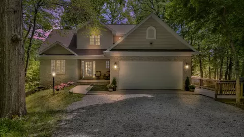 8350 E Parkview Dr, Rockville, IN 47872