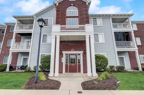5003 Amber Creek Pl #310, Indianapolis, IN 46237