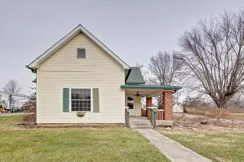 8372 Main St, Coatesville, IN 46121