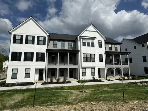 425 Mariposa Trl, Carmel, IN 46032