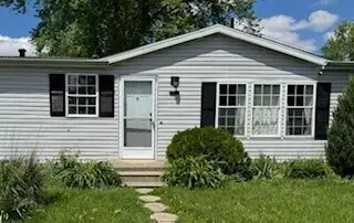 104 E 2nd St, Michigantown, IN 46057