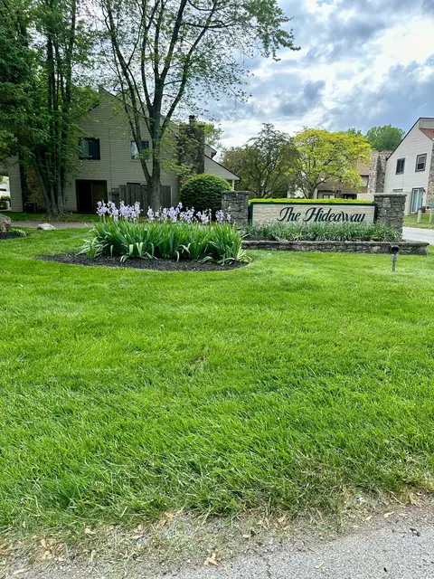 2473 Hideaway S Dr, Indianapolis, IN 46268