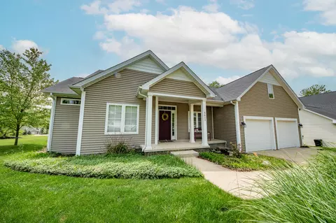 5611 Black Oak Dr, Columbus, IN 47201