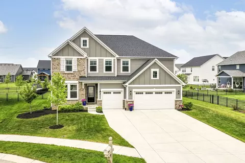 834 Hidden Willow Ct, Westfield, IN 46074