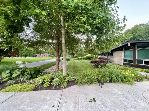 87 E 87th St, Indianapolis, IN 46240