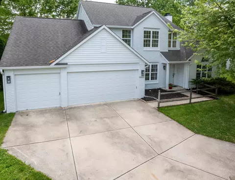 3417 Oakton Cir, Greenwood, IN 46143