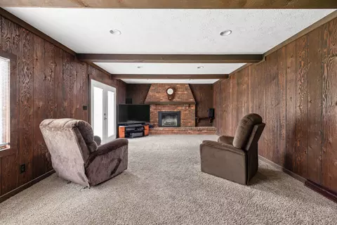 Living - 607 Elm Dr, Plainfield, IN 46168 photo 3 of 6