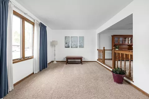Living - 607 Elm Dr, Plainfield, IN 46168 photo 2 of 6