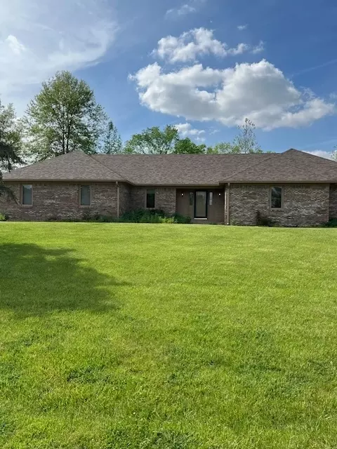 5730 Homestead Dr, New Palestine, IN 46163