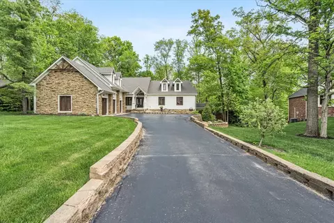 8839 Spinnaker Ct, Indianapolis, IN 46256