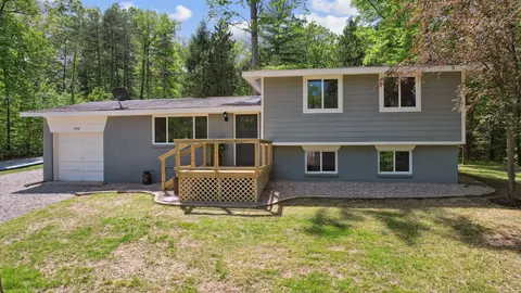1310 S Shore Dr, Martinsville, IN 46151