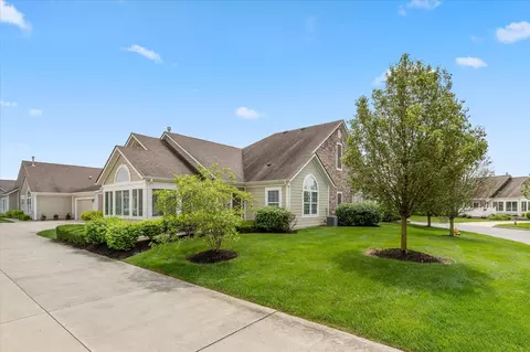 1077 Extraordinary Trl, Greenfield, IN 46140