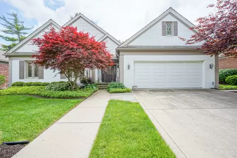 427 Sugar Tree Ln, Indianapolis, IN 46260 photo 1