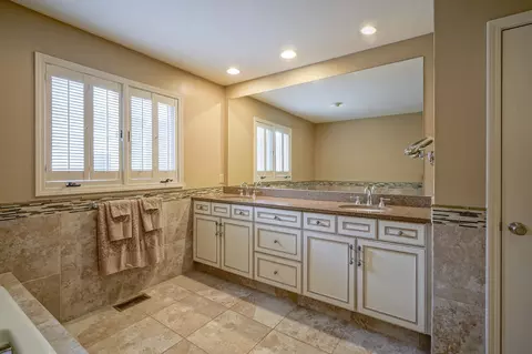 427 Sugar Tree Ln, Indianapolis, IN 46260 photo 33