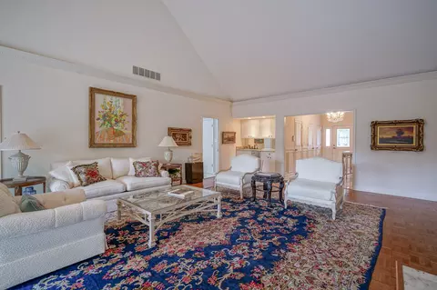 427 Sugar Tree Ln, Indianapolis, IN 46260 photo 12