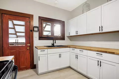 Kitchen - 544 Eastern Ave, Indianapolis, IN 46201 photo 6 of 6