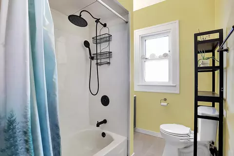 Bath - 544 Eastern Ave, Indianapolis, IN 46201 photo 2 of 2