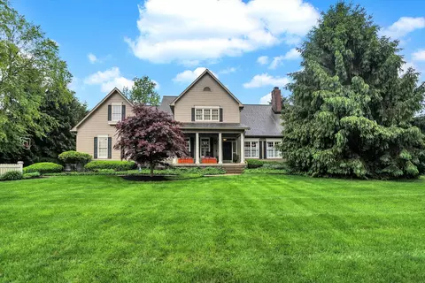 9045 Mallard Pt, Zionsville, IN 46077