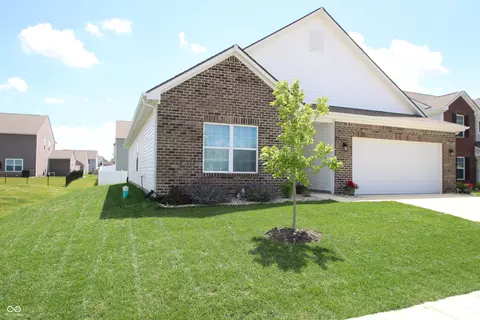 1445 Willow Tree Ln, Sheridan, IN 46069