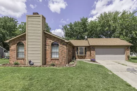 976 Spring Meadow Dr, Greenwood, IN 46143