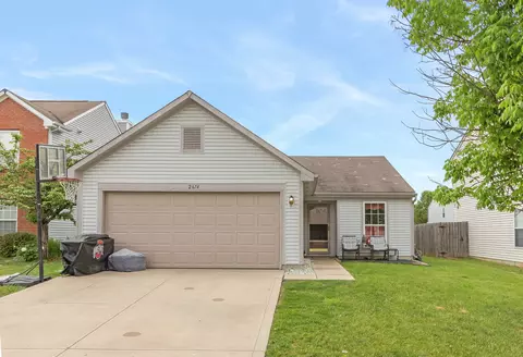 2674 Longleaf Dr, Greenwood, IN 46143