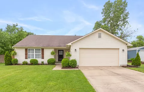 2066 Creekside Dr, Seymour, IN 47274