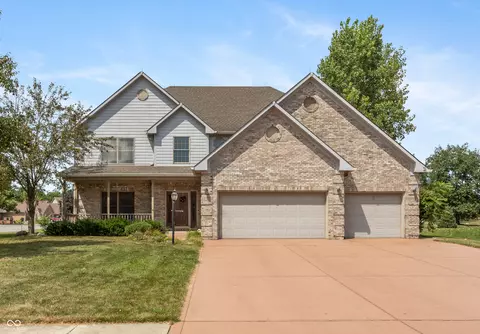 1030 White Oak Dr, Plainfield, IN 46168
