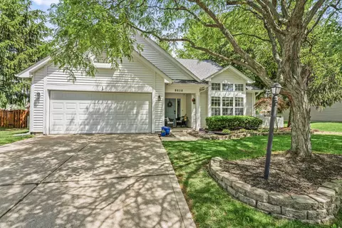 8610 Knoll Xing, Fishers, IN 46038