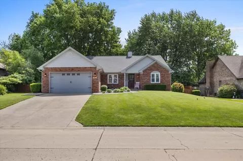 487 Pebble Way, Greenwood, IN 46142