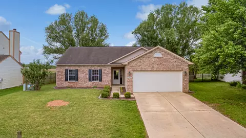 116 S Burkhart Dr, Bargersville, IN 46106