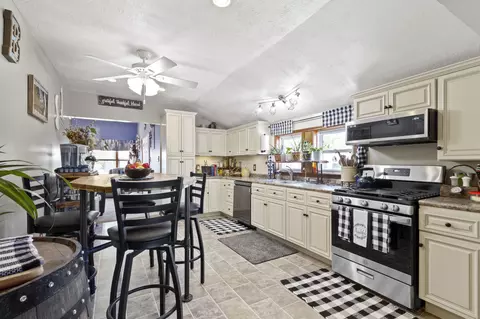 Kitchen - 8461 S 750 W, Pendleton, IN 46064 photo 2 of 3