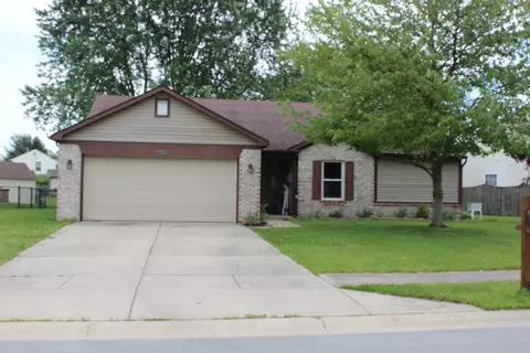 208 Pineview Dr, Mooresville, IN 46158