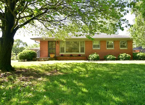 135 Monticello Dr, Indianapolis, IN 46217