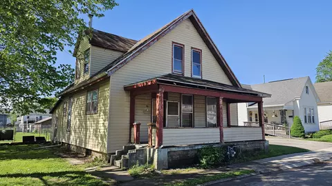 211 W 4th St, Rushville, IN 46173