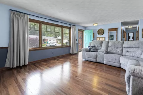 Living - 1415 W Raymond St, Plainfield, IN 46168 photo 1 of 1