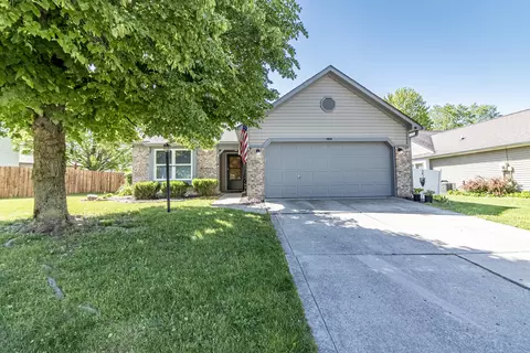 6881 Cherry Laurel Ln, Fishers, IN 46038