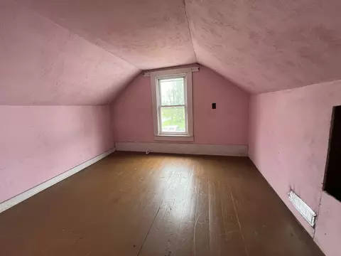 Bedroom - 76 S Messick Rd, New Castle, IN 47362 photo 2 of 2