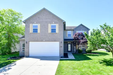 1223 Winter Hawk Ct, Greenwood, IN 46143
