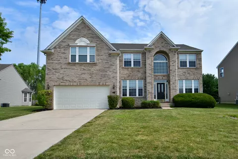 2196 Bluewing Rd, Greenwood, IN 46143