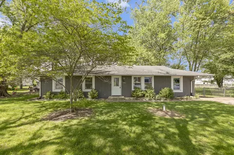 1586 N Blue Rd, Greenfield, IN 46140