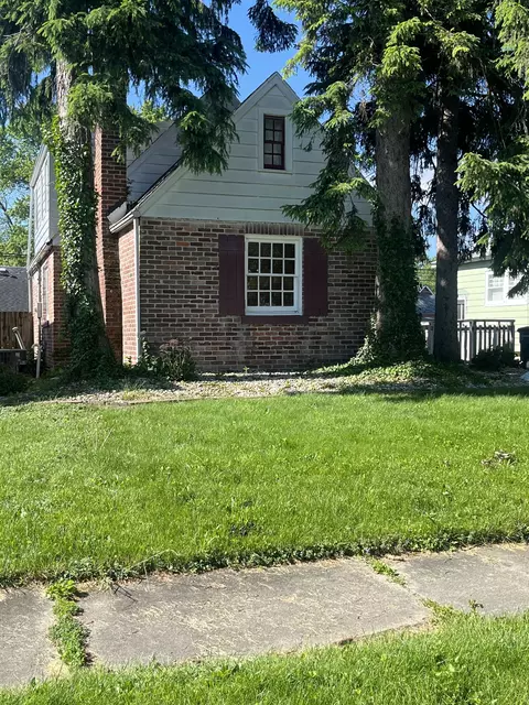 719 S A St S, Elwood, IN 46036