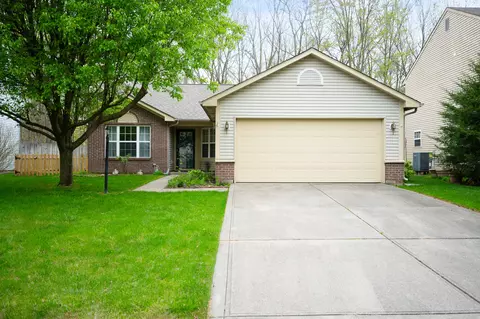 12327 Blue Sky Dr, Fishers, IN 46037