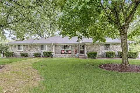100 Carefree Ct, Greenwood, IN 46142
